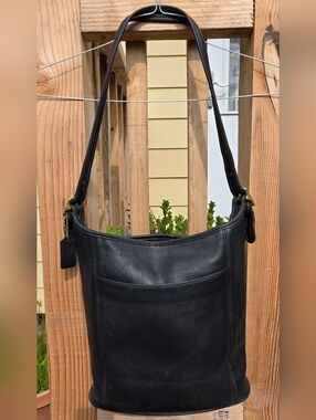 Vintage Coach Black Leather Shoulder Bag